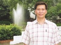 學務處住輔組組長李進泰