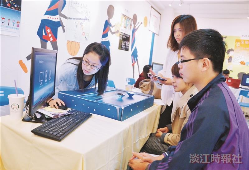 資管週14畢製作品 黑天鵝展現成果
