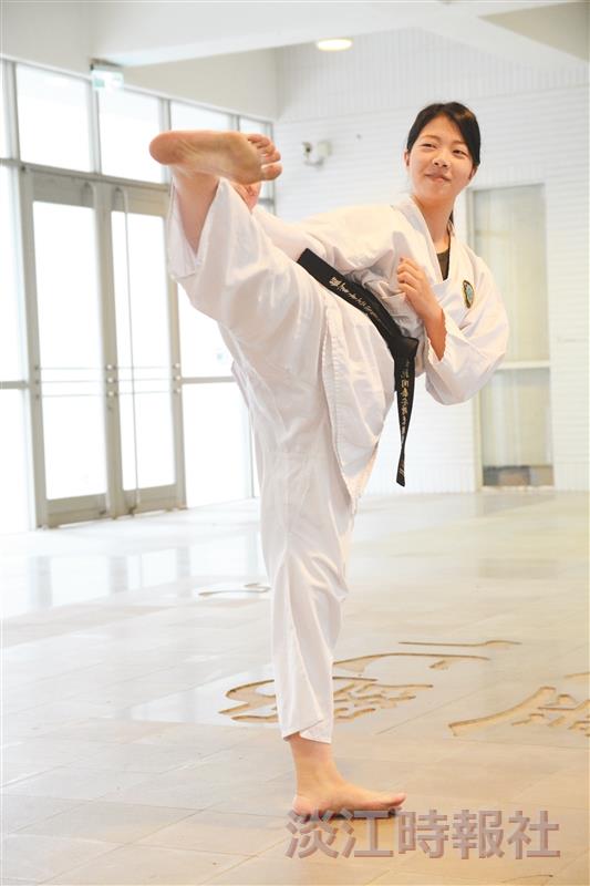 俄文四李翊寧 空手道金牌選手躍身高空舞孃