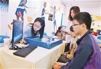 資管週14畢製作品 黑天鵝展現成果