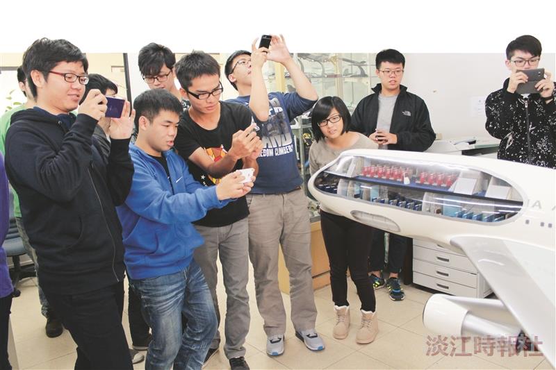 3公尺飛機 飛進航太系