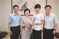校務會議 張校長頒5系獎勵系所發展