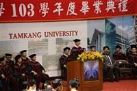 感謝淡江栽培 畢業生展翅。（攝影／何瑋健）