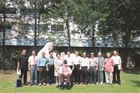 藝術家何鄂雕塑黃河母親 牧羊草坪新地標