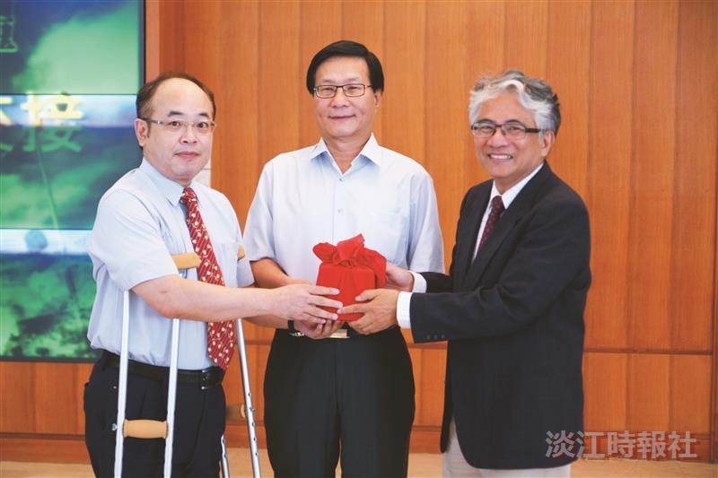 布達交接典禮 張校長籲新學年加強學習成效
