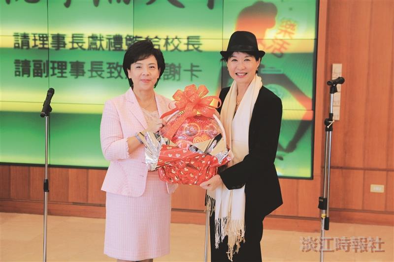 歡慶教師節 獻果謝師恩