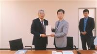 大陸華僑大學副校長來校探視7交換生