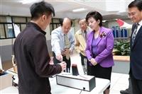 電機專題發表 機器人展創意