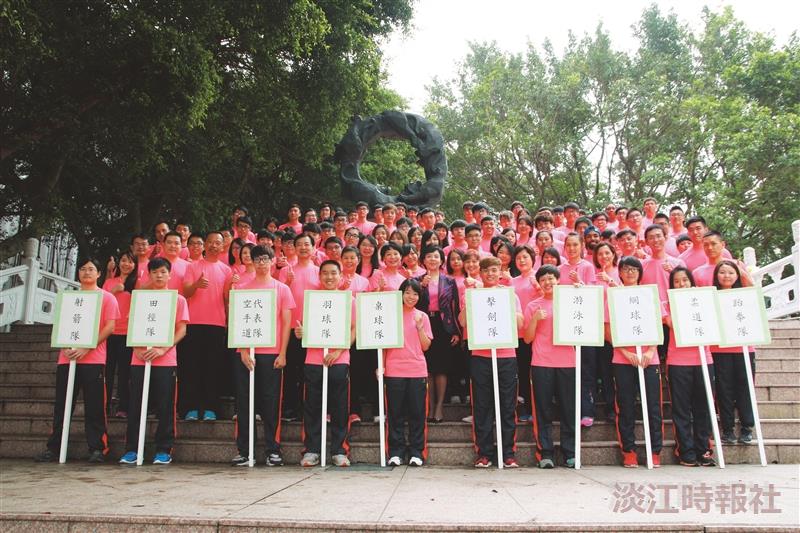 張校長授旗145代表出征全大運