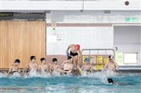 體育處與鄧公國小舉辦游泳教學活動