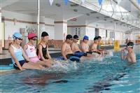 鄧公國小學生游泳自救能力教學課