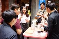 外語學院介接創業團隊LinQ咖啡在迪化街