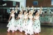 本校舞研社同學正積極綵排「凌雀飛舞」，以在本週二大專舞展上一展曼妙舞姿。