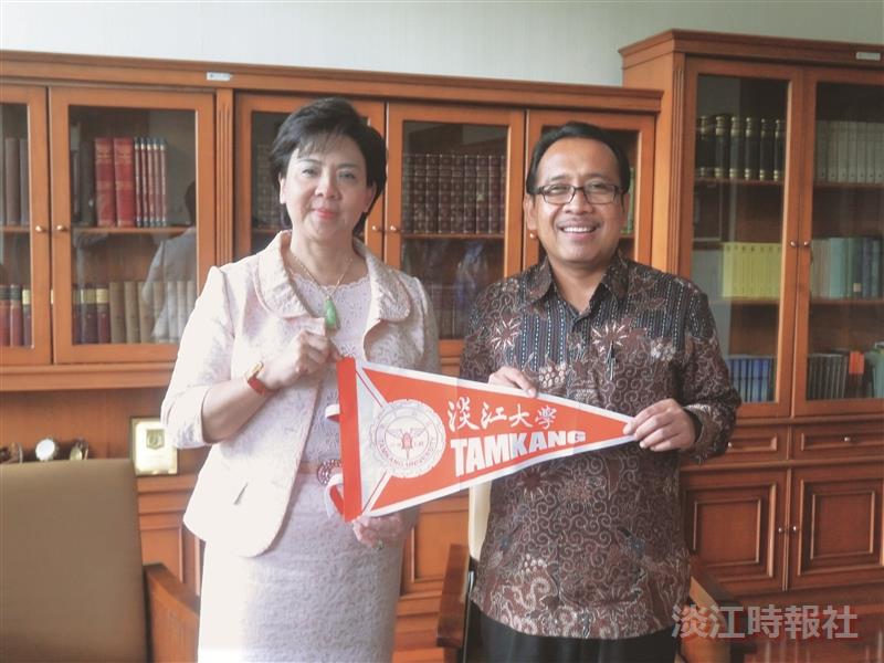 President Chang Visits Two of TKU’s Sister Universities In Indonesia