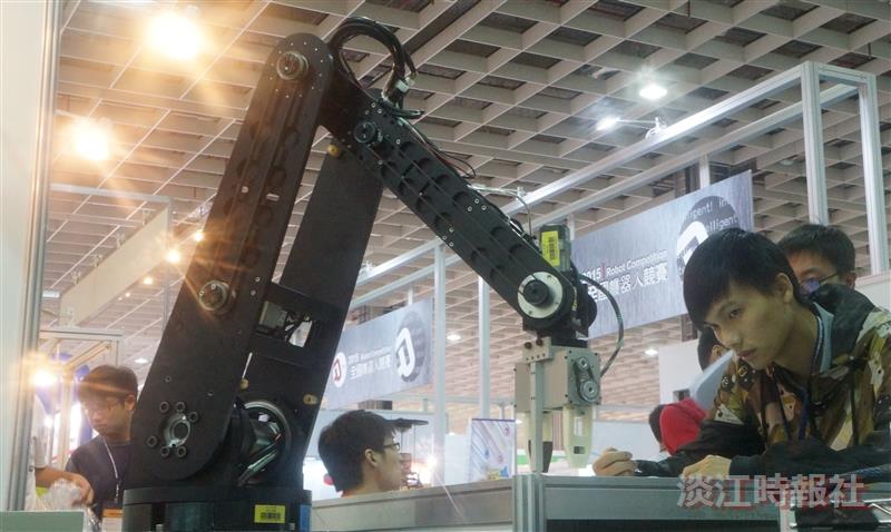 電機系與機電系參加「2015全國機器人競賽」再締佳績