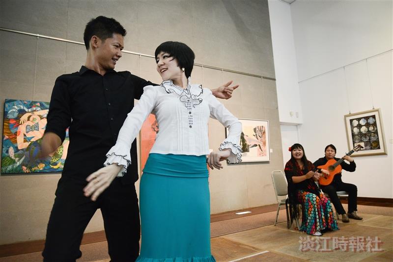 Taiwanese Exchange Students Hold Spanish Art Exhibit  
