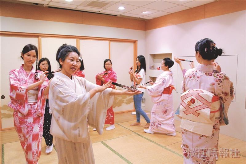 藤間彩宴 傳授日本傳統舞踊