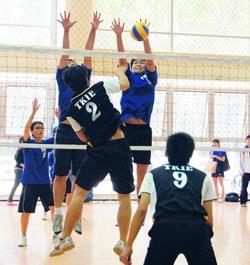 Department of Banking and Finance team plays against Department of Industrial Economics team in the TKU President’s Cup held on April 17, 2010.