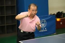 Dr. Chen Kan-nan, Vice President for Academic Affairs, chose the table tennis class as his physical option.