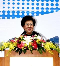 Lu Hsiu-lien, Vice-President of R.O.C., attended the 57th anniversary celebration of TKU and expressed her congratulations.