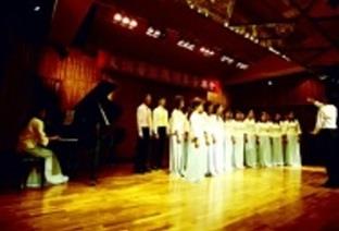 合唱團在文錙音樂廳開幕音樂會中演唱。
