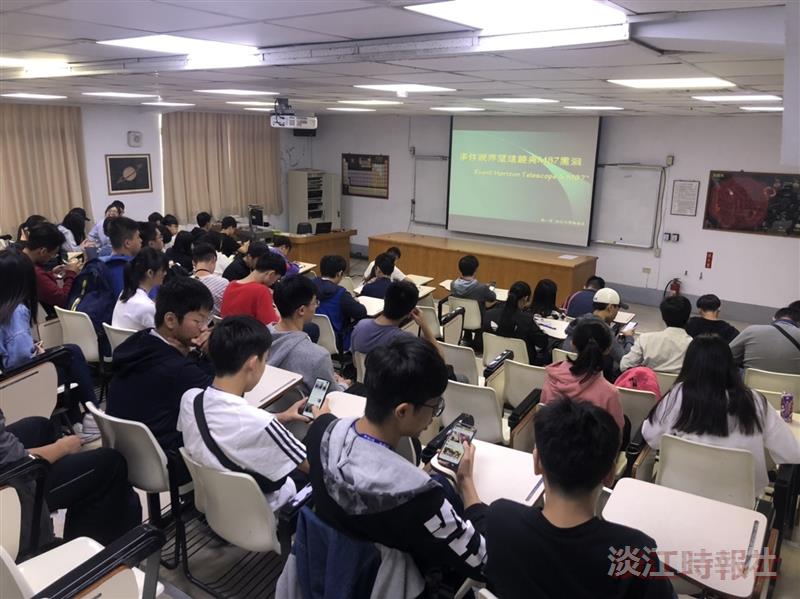 物理系56週年系慶　高中生參加開放日