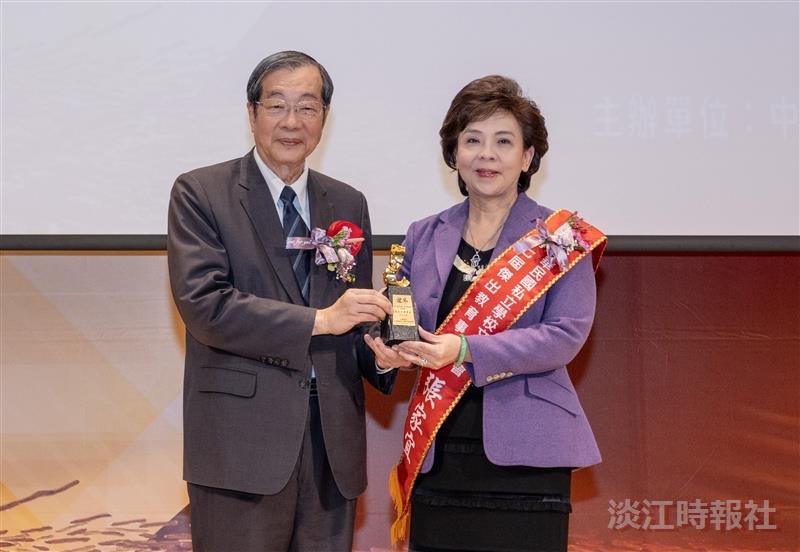 Chairperson Chang & President Keh Jointly Accepted the Award, Leading TKU Continuously toward the Vision of "AI+SDGs=∞”