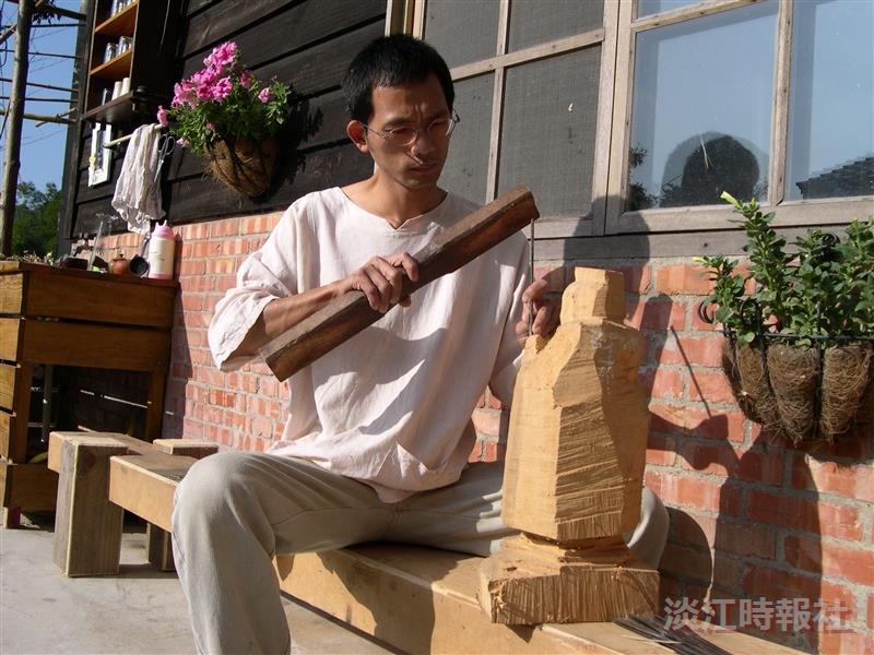 木雕藝術家林進昌 用木頭雕繪人生面容 傳達藝術精神