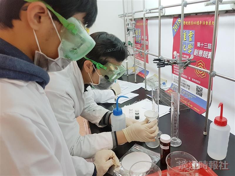 鍾靈化學創意競賽 建中方東華連獲兩年金牌